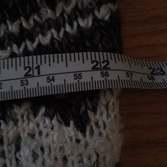 Cropped Tribal Grey Turtleneck Sweater - Picture 5 of 5